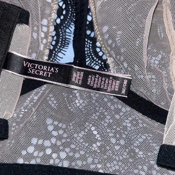 BRAND NEW Victoria's Secret Black Lace Halter Bralette - Picture 5 of 6